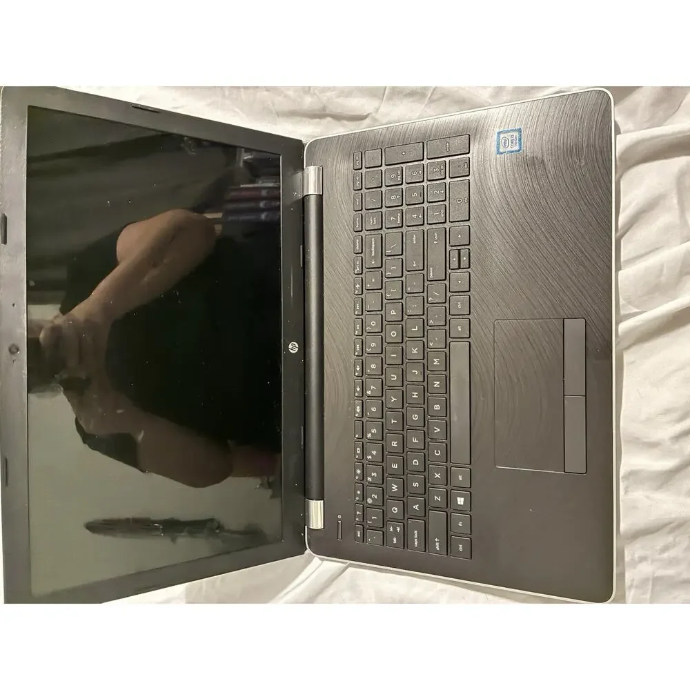 HP 15 bs061wm